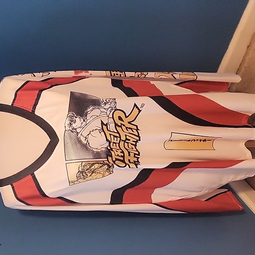 NWT Street Fighter shirt